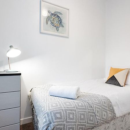 Parking, Smart Tv'S In All Rooms! Swansea Bagian luar foto