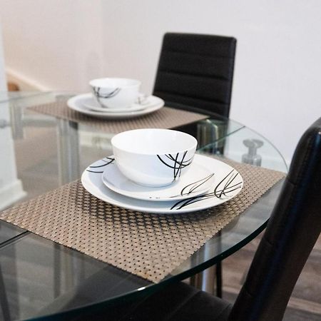 Parking, Smart Tv'S In All Rooms! Swansea Bagian luar foto