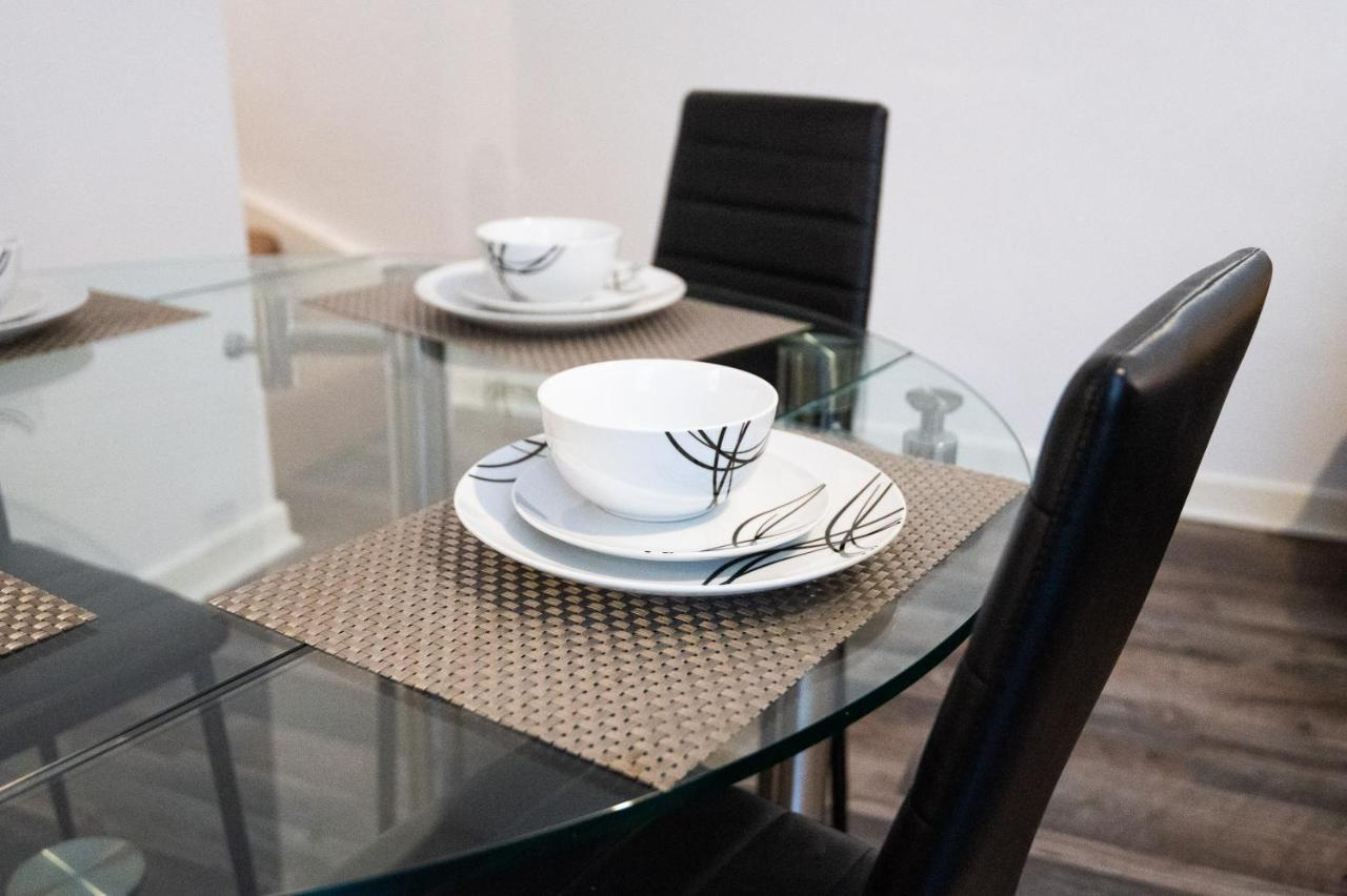 Parking, Smart Tv'S In All Rooms! Swansea Bagian luar foto