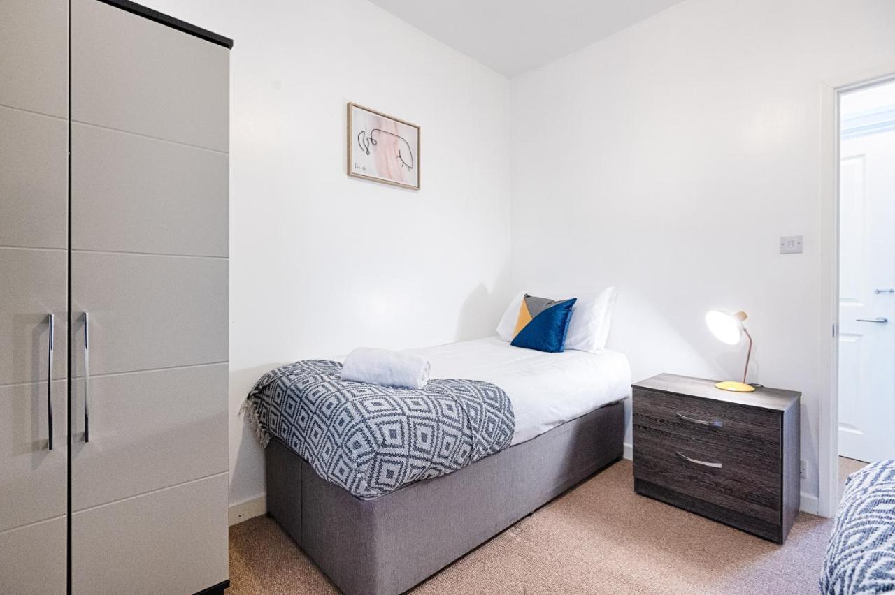Parking, Smart Tv'S In All Rooms! Swansea Bagian luar foto