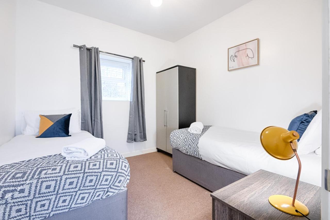 Parking, Smart Tv'S In All Rooms! Swansea Bagian luar foto